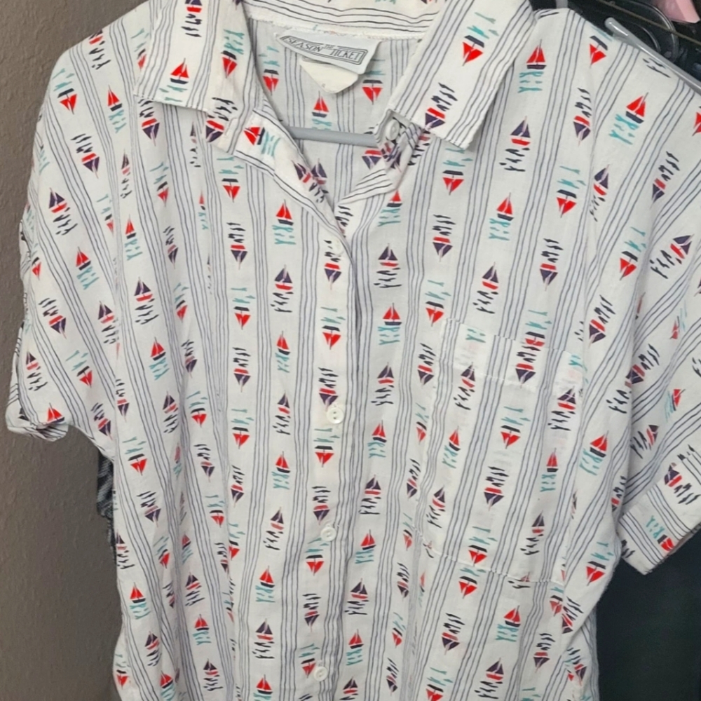 The Season Ticket Size 8 White w/ red and blue boats.